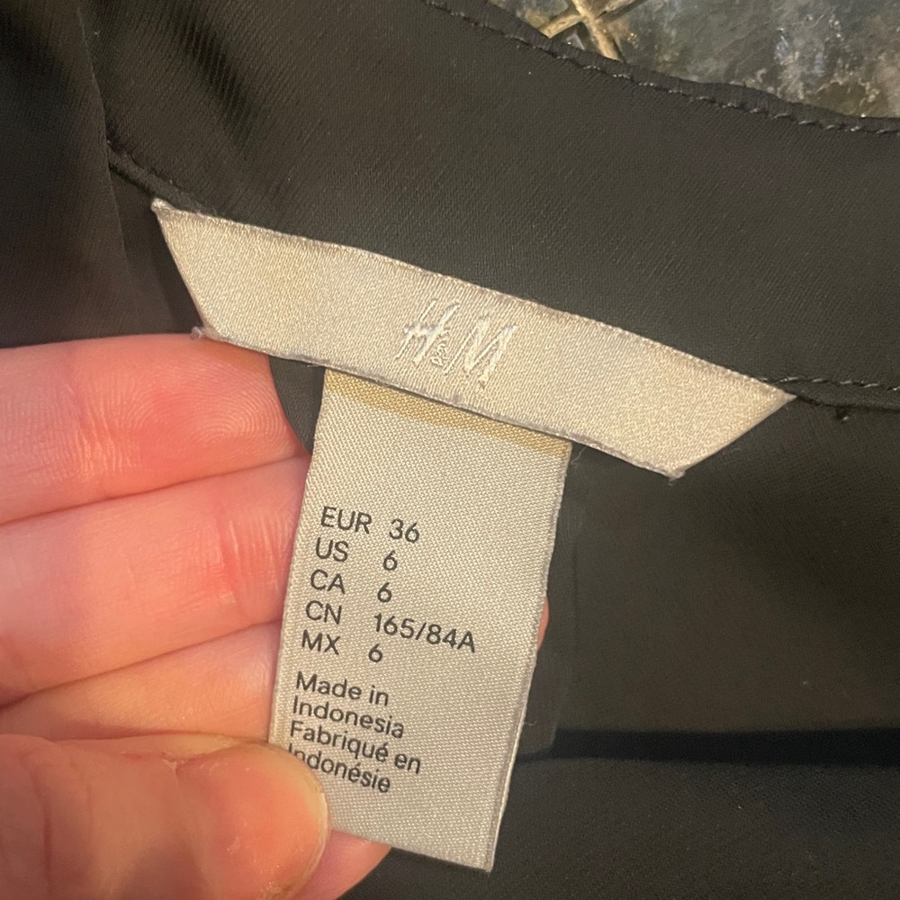 H&M Black mid length dress - Picture 3 of 9